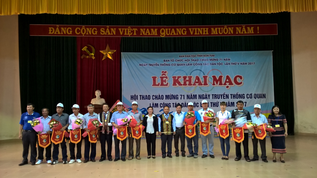 Hội thao kỷ niệm 71 năm ngày truyền thống cơ quan làm công tác dân tộc khu vực Miền Trung, Tây Nguyên và Đông Nam bộ năm 2017